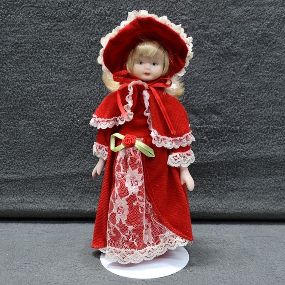 The Unbranded Brand Other - Porcelain Doll Red Dress Colonial America Christmas Doll 1992 Collectible Vtg